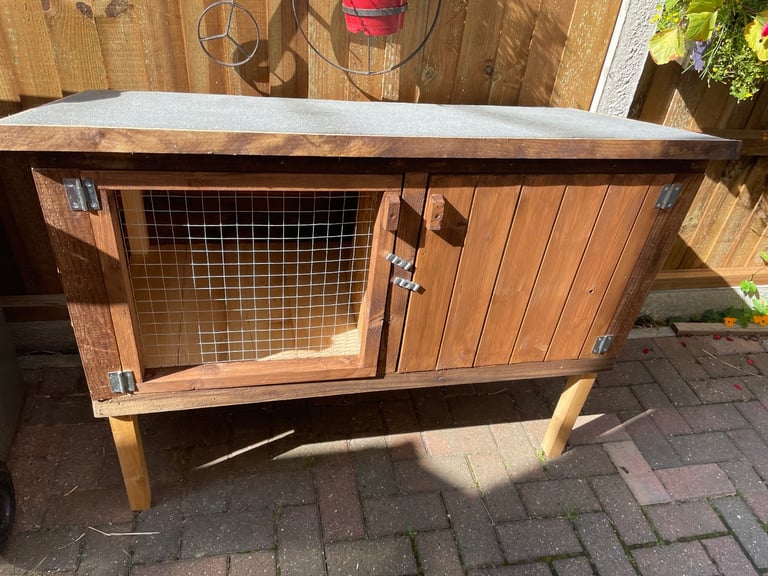 image for New Strong Rabbit/Guinea Pig Hutch With Sleeping Partition