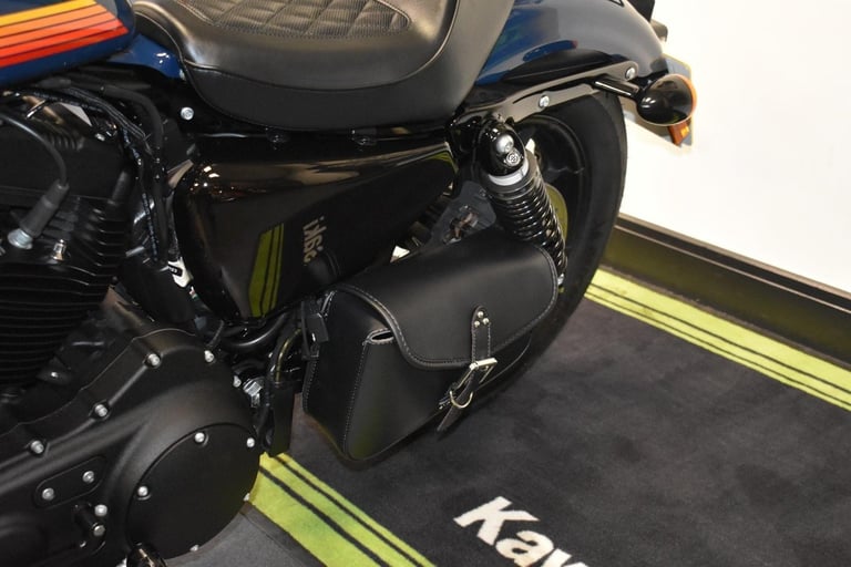 HARLEY DAVIDSON SPORTSTER 1200 IRON-ONLY 880 MILES-VANCE AND HINES-ENGINE BARS