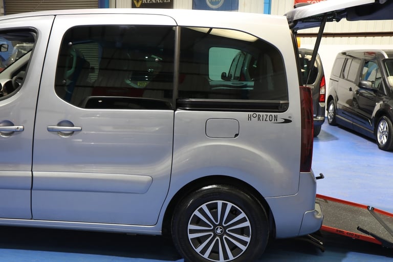 Peugeot Partner Petrol 3/5 Seats Wheelchair Car Wav Disabled Accessible Vehicle 