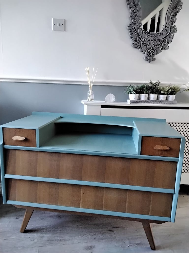 image for Vintage Avalon Yatton dresser/ chest