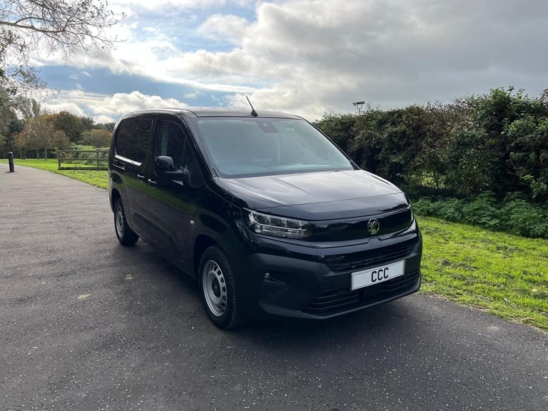July 2025 Vauxhall Combo 1.5 Turbo D 2300 Pro XLWB Automatic