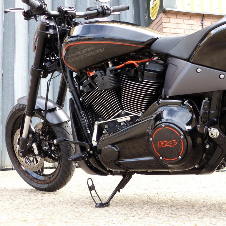 HARLEY DAVIDSON FXDRS SOFTAIL 114 1868. A MUSCLE CRUISER IN PERFECT CONDITION.