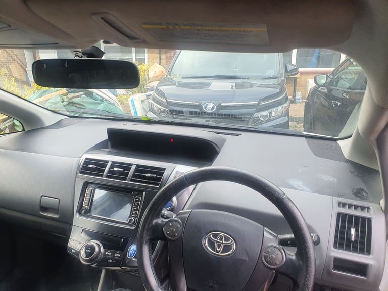 Toyota prius plus hybrid 