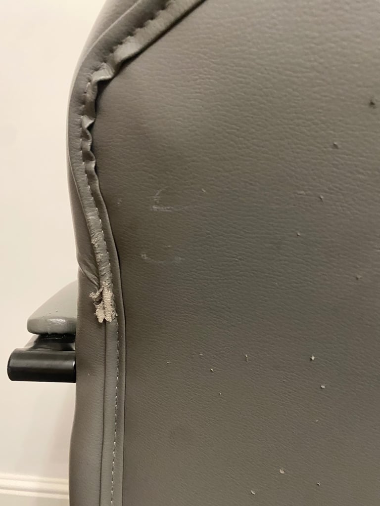 Comfy office chair for sale! With lower back surport 