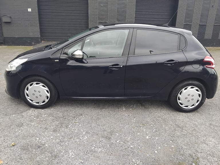 Peugeot, 208, Hatchback, 2014, Manual, 1199 (cc), 5 doors