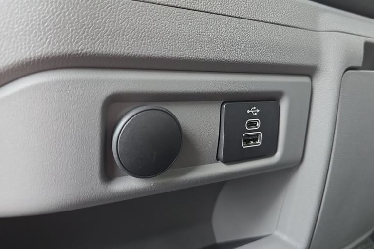 2025 Ford Transit Custom 2.5 PHEV 232ps H1 Double Cab Van Limited Auto PANEL VAN PETROL/ELECTRIC ...