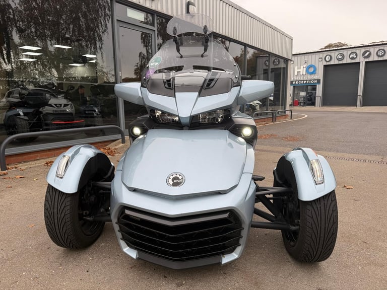 2021 Can-Am Spyder F3 Limited 1330cc 6 speed semi automatic trike in Blue Met