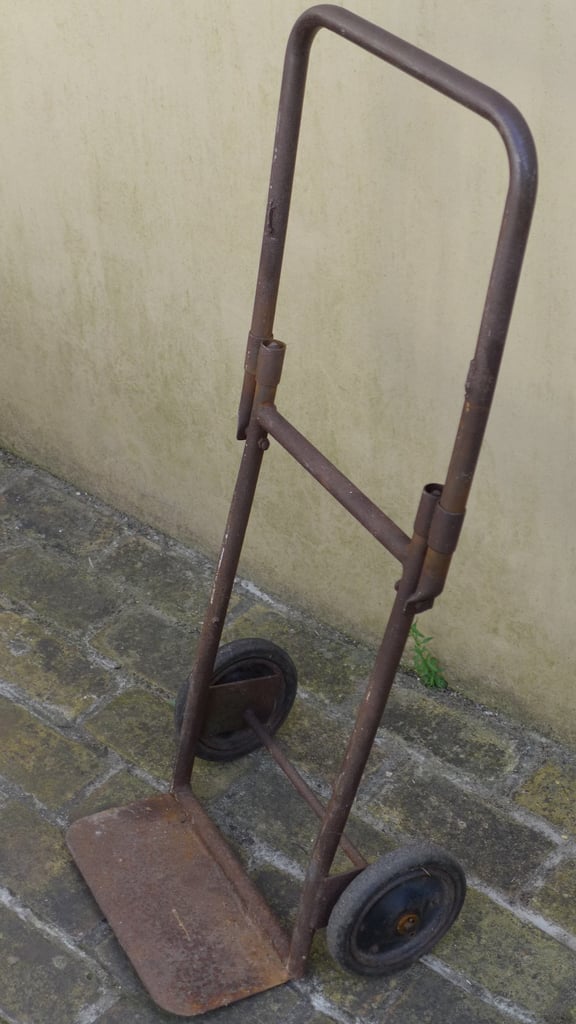 VINTAGE ANTIQUE INDUSTRIAL WORK HORSE: METAL SACK BARROW. SACKBARROW. TRUCK.