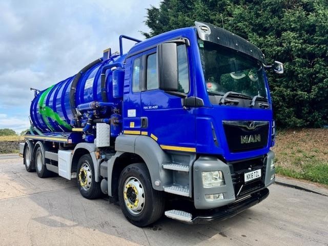 image for 2018 18 MAN TGS 32.420 E6 8x4 Whale 4000gln stainless steel vacuum tanker