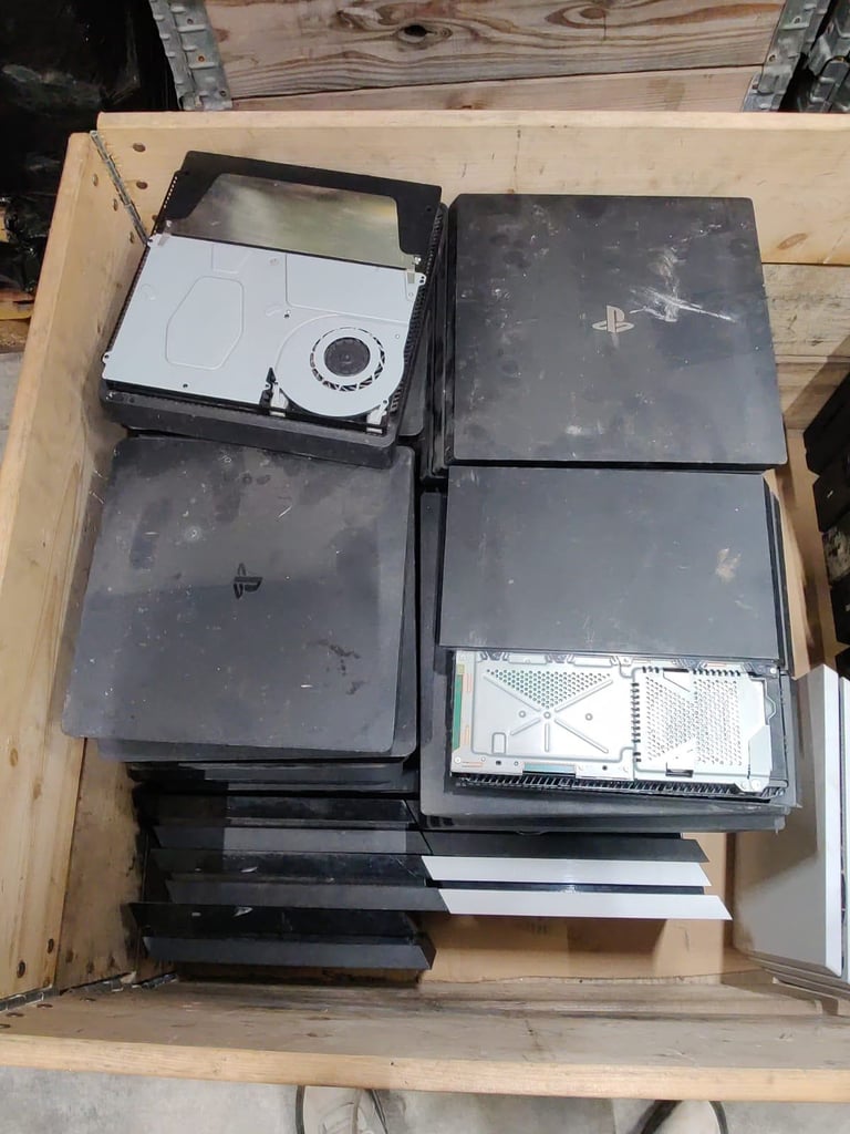 Job Lot of 173x PlayStation 4 Consoles – Fat, Slim & Pro Models – £3,795 Total