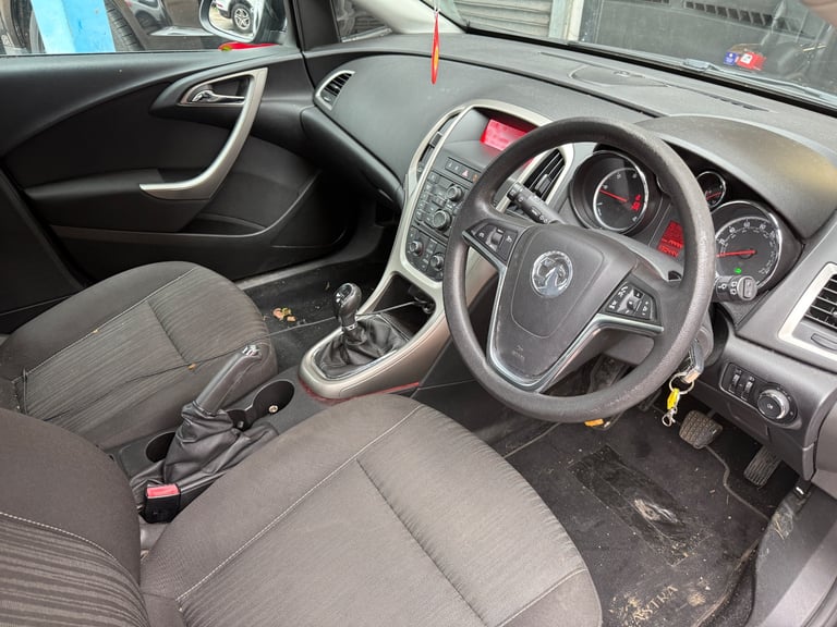 Vauxhall, ASTRA, Hatchback, 2010, Manual, 1686 (cc), 5 doors
