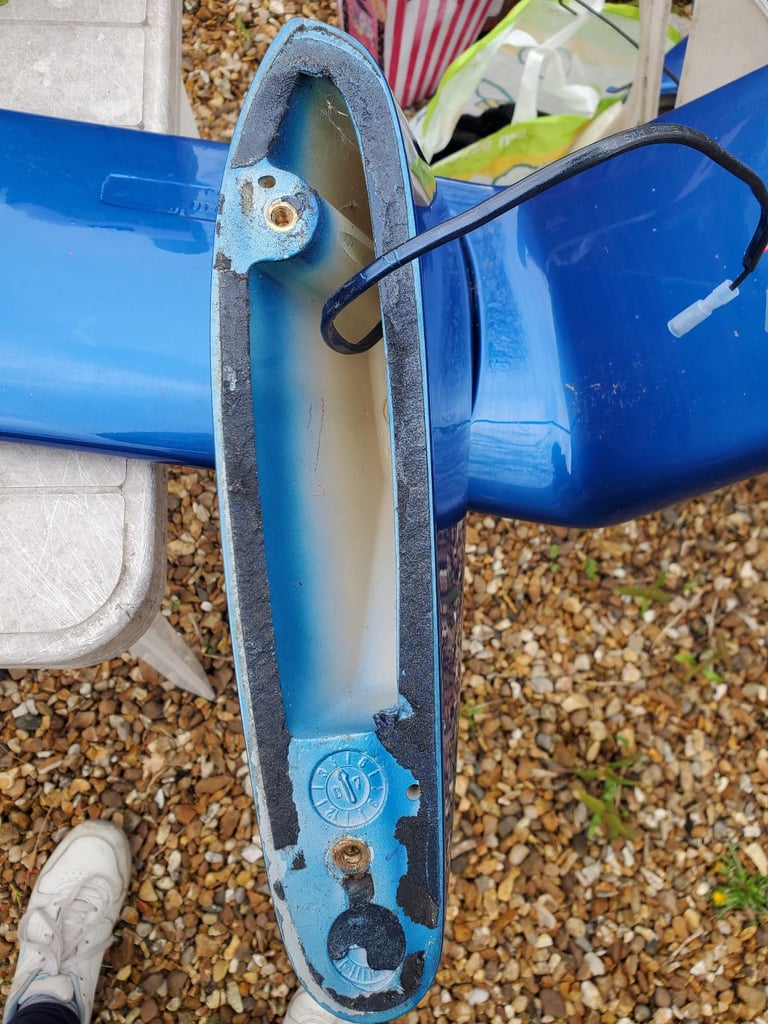 Subaru UK300 spolier in need of repair
