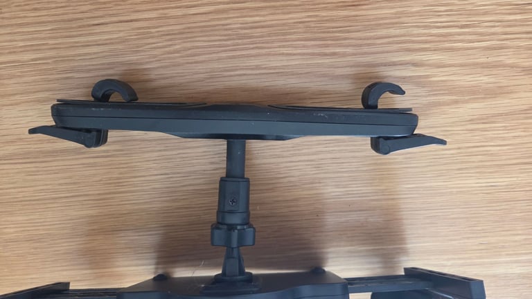 Car tablet holder 