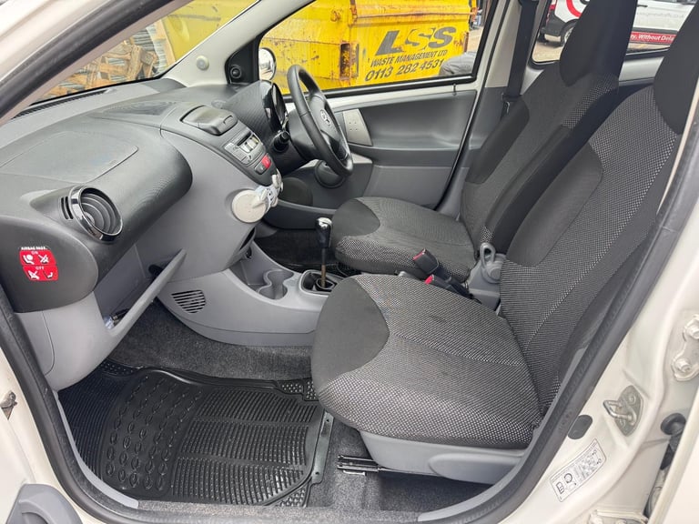 Toyota Aygo A/C ideal first car low tax low insurance 