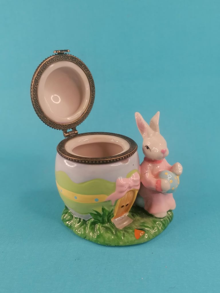 Vintage  Rabbit Trinket box 3-inch height. 