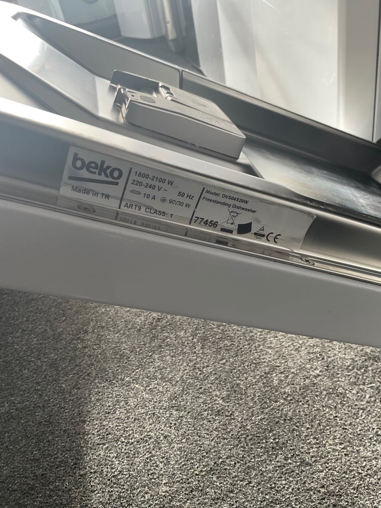 Beko Freestanding slimline dishwasher 