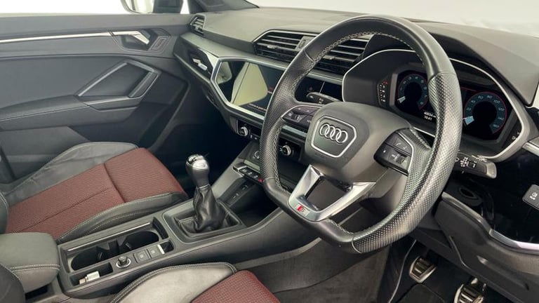 2023 Audi Q3 Black Edition 35 TFSI  150 PS 6-speed Manual SUV Petrol Manual