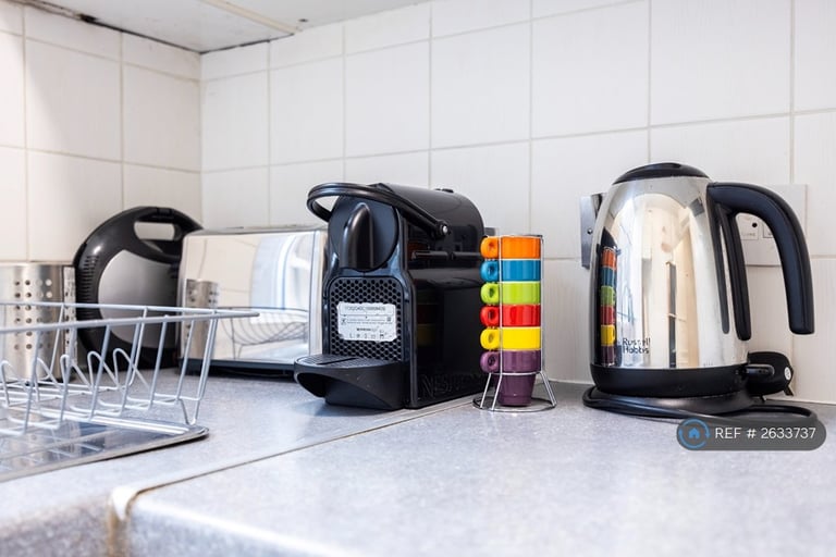 1 bedroom flat in Edgware Road, London, W2 (1 bed) (#2633737)