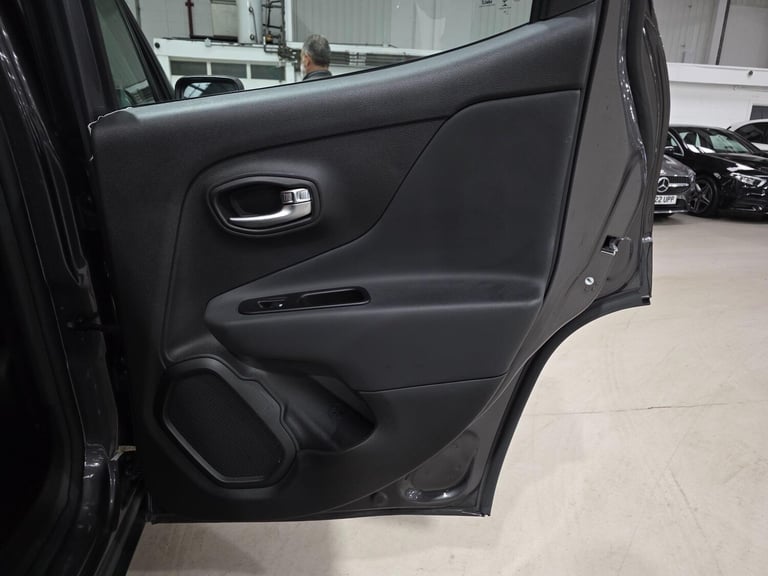 2020 Jeep Renegade 1.3 GSE T4 Limited DDCT Euro 6 (s/s) 5dr ESTATE Petrol Automatic