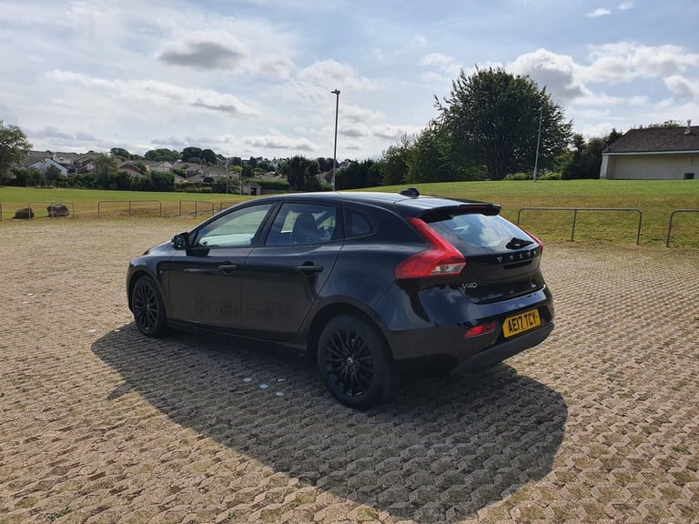 2017 Volvo V40 D2 [120] Momentum 5dr HATCHBACK Diesel Manual