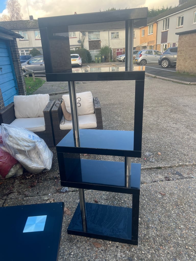 Freestanding tall Black Hi-Gloss Shelf unit