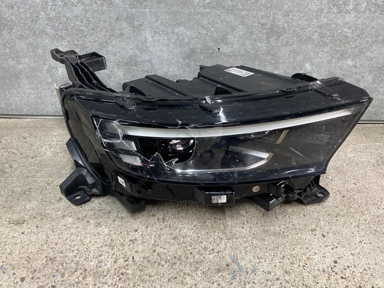 Vauxhall Astra / Mokka Lux drivers headlight 2024 - 2025 