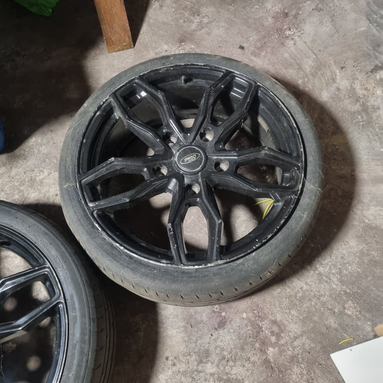 Black ford alloy wheels 20"