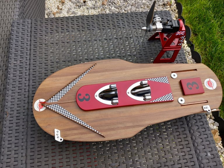Model Boat. Cox Powered Hydroplane Vintage USA 