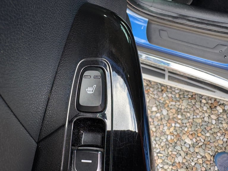 Kia Sportage 2.0 Diesel ISG 4 AWD Auto.Heated leather,reverse camera,pan roof