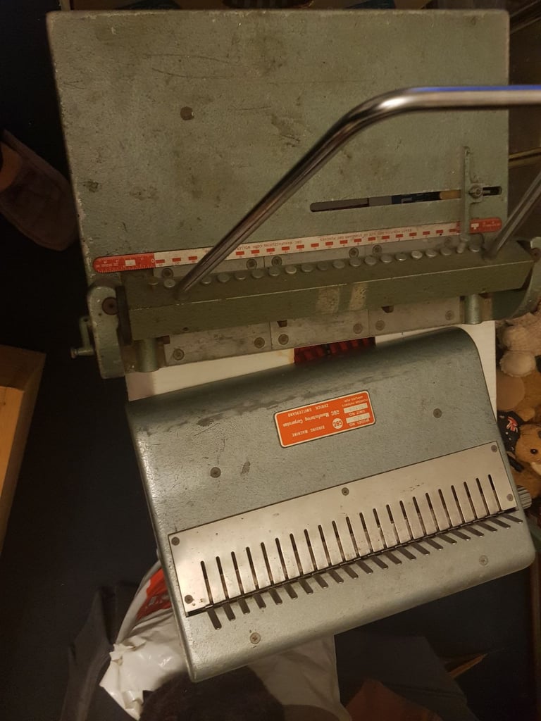 GBC comb binding machines