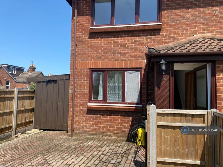 1 bedroom house in Hardy Close, Southampton, SO15 (1 bed) (#2630546)