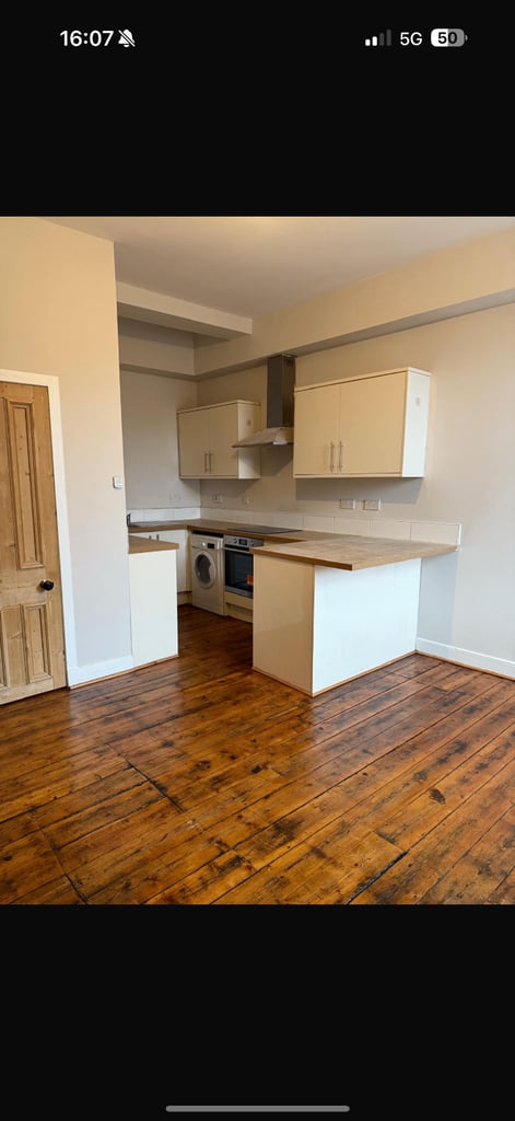 Lovely one bedroom flat to rent in Abbeyhill