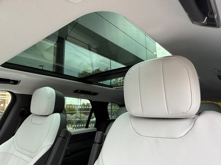 2023 Land Rover Range Rover Sport 3.0 D300 MHEV Dynamic SE SUV 5dr Diesel Auto 4WD Euro 6 (s/s) (...