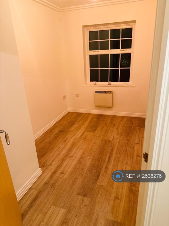 2 bedroom flat in Hewetts Quay, Barking, IG11 (2 bed) (#2638276)