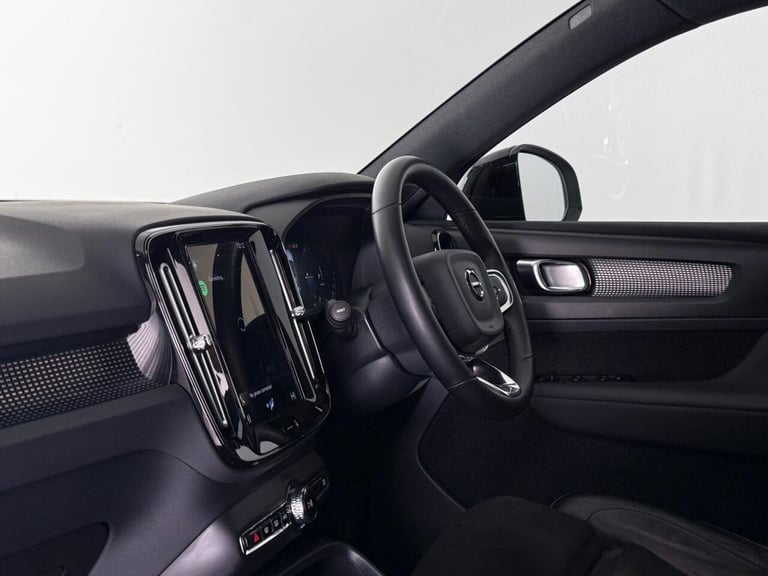 2021 Volvo XC40 1.5h T5 Twin Engine Recharge 10.7kWh R-Design Auto Euro 6 (s/s) 5dr ESTATE PETROL...