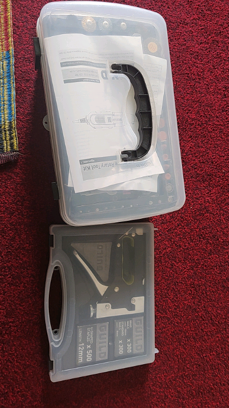 Rotary tool set and staple gun