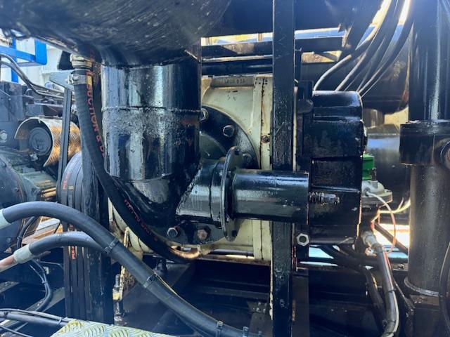 2013 DAF CF 65.220 sleeper Eurovac 1000 deep lift high volume combination tanker