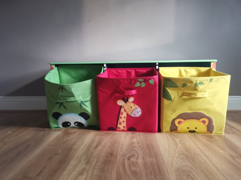 Green toy storage unit