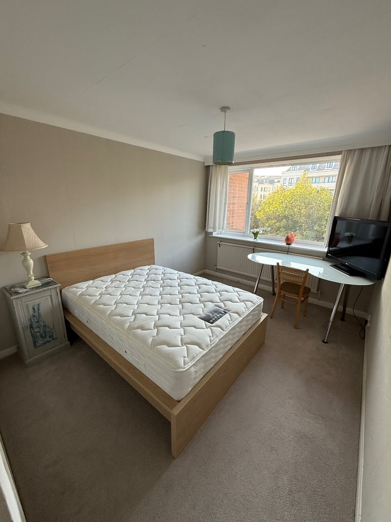 Private Room For Rent 