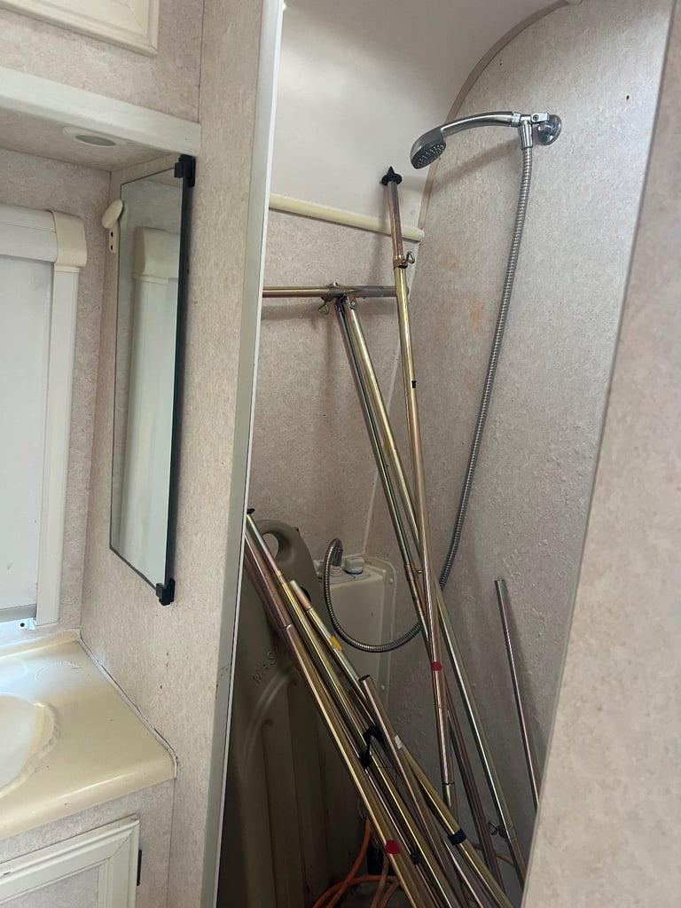 5 berth Bailey Ranger with awning. Can deliver.