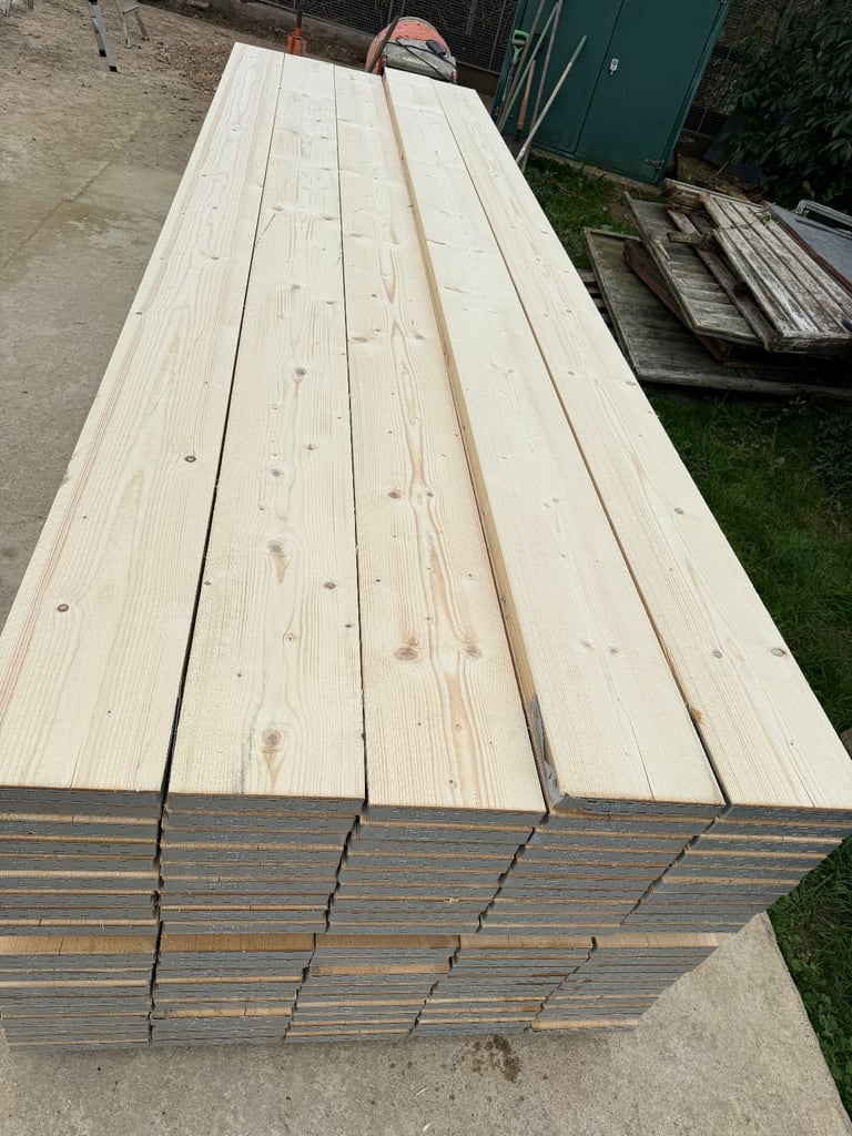 Wood boards,scaffolding,planks, 3.9 meters, 13 ft fencing,decking