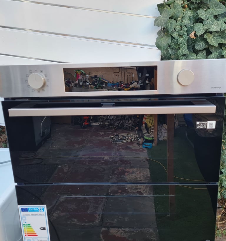 Samsung Serie4 Dual Cook Flex single electric oven built-in, Pyrolytic brand new,stainless Steel 
