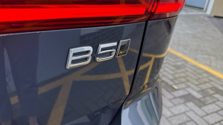 2024 Volvo XC60 Plus, B5 AWD Mild hybrid, Petrol, Dark Estate Petrol Automatic