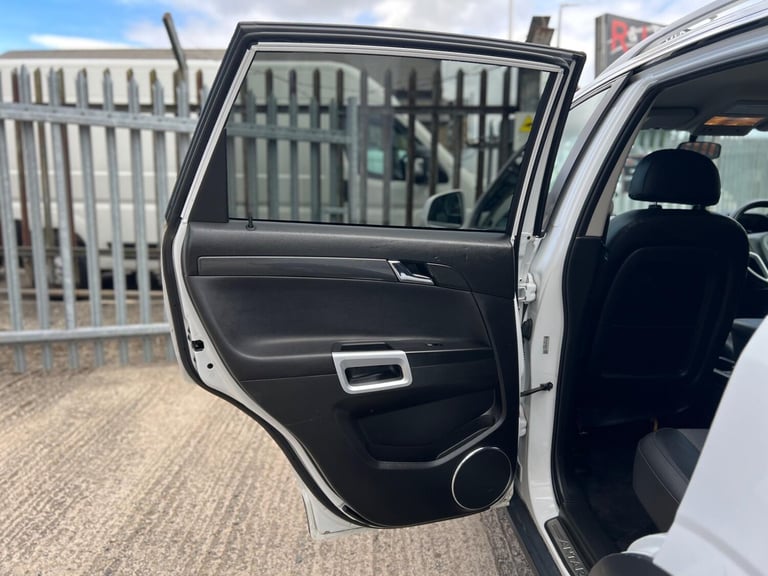 2013 Vauxhall Antara 2.4 Exclusiv 2WD Euro 5 5dr HATCHBACK Petrol Manual