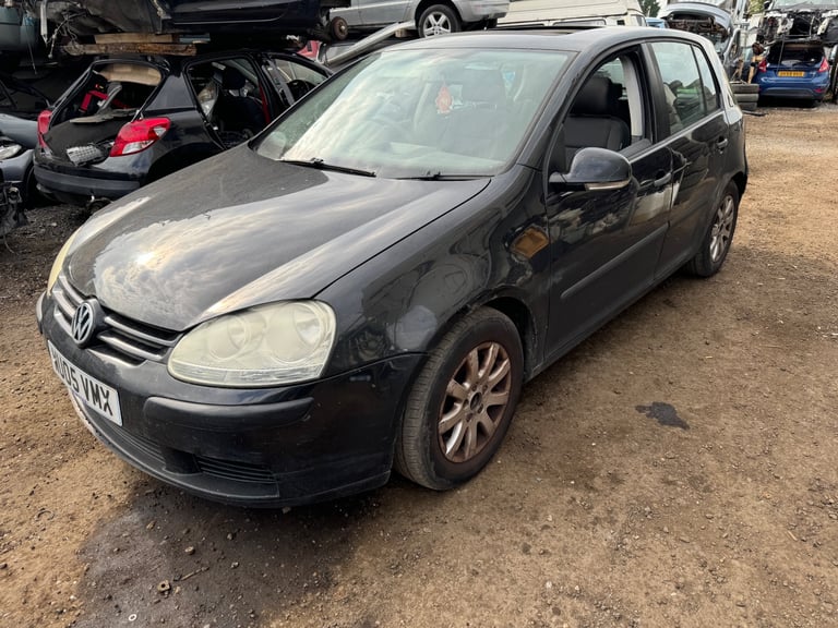 Volkswagen Golf mk5 2.0 tdi 2005 black BREAKING FOR PARTS 