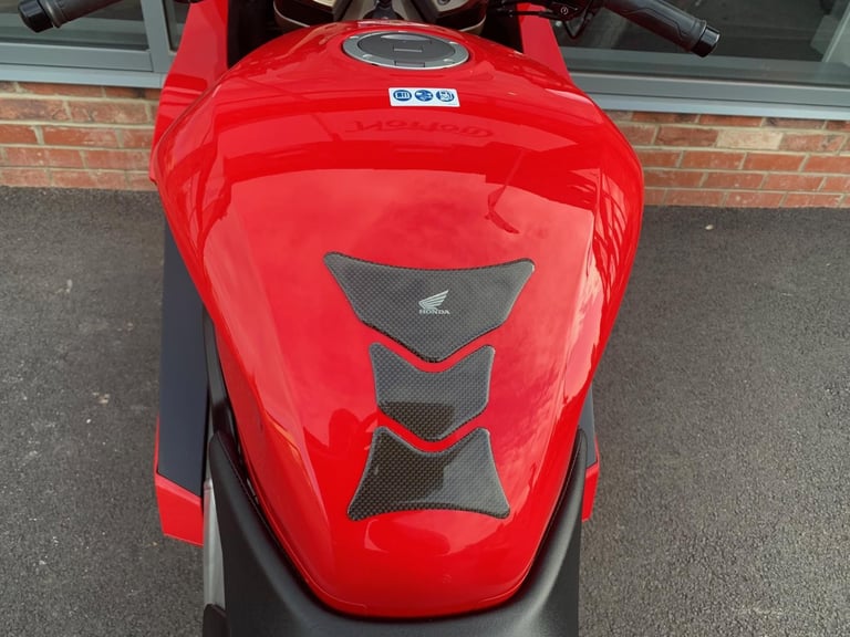 Honda VFR 800 - 2 YEAR WARRANTY 