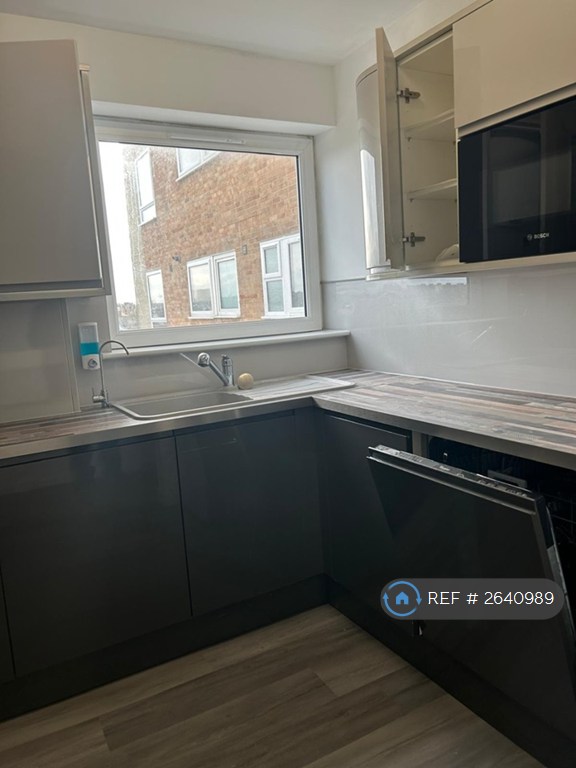 2 bedroom flat in Westbrooke Court, Worthing, BN11 (2 bed) (#2640989)