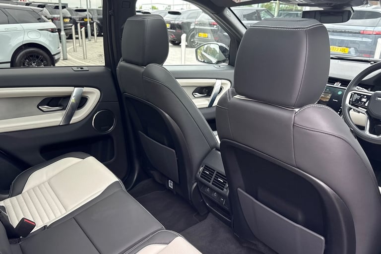 2025 Land Rover Discovery Sport 2.0 D200 Dynamic HSE 5dr SUV DIESEL Automatic