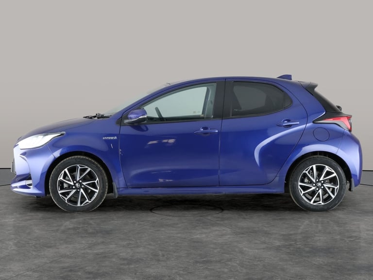 2021 Toyota Yaris 1.5 VVT-h Design Hatchback 5dr Petrol Hybrid E-CVT Euro 6 (s/s) (116 ps) -  Hat...