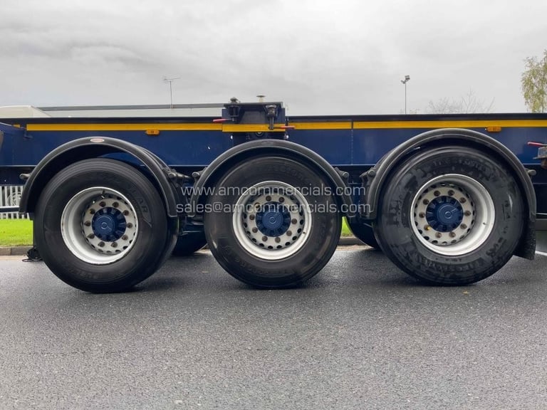 DENNISON SLIDING SKELETAL TRAILER